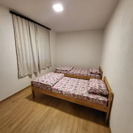 شقة Yas Hadžići