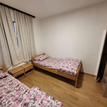 Yas Hadžići