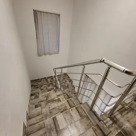 Yas * Hadžići
